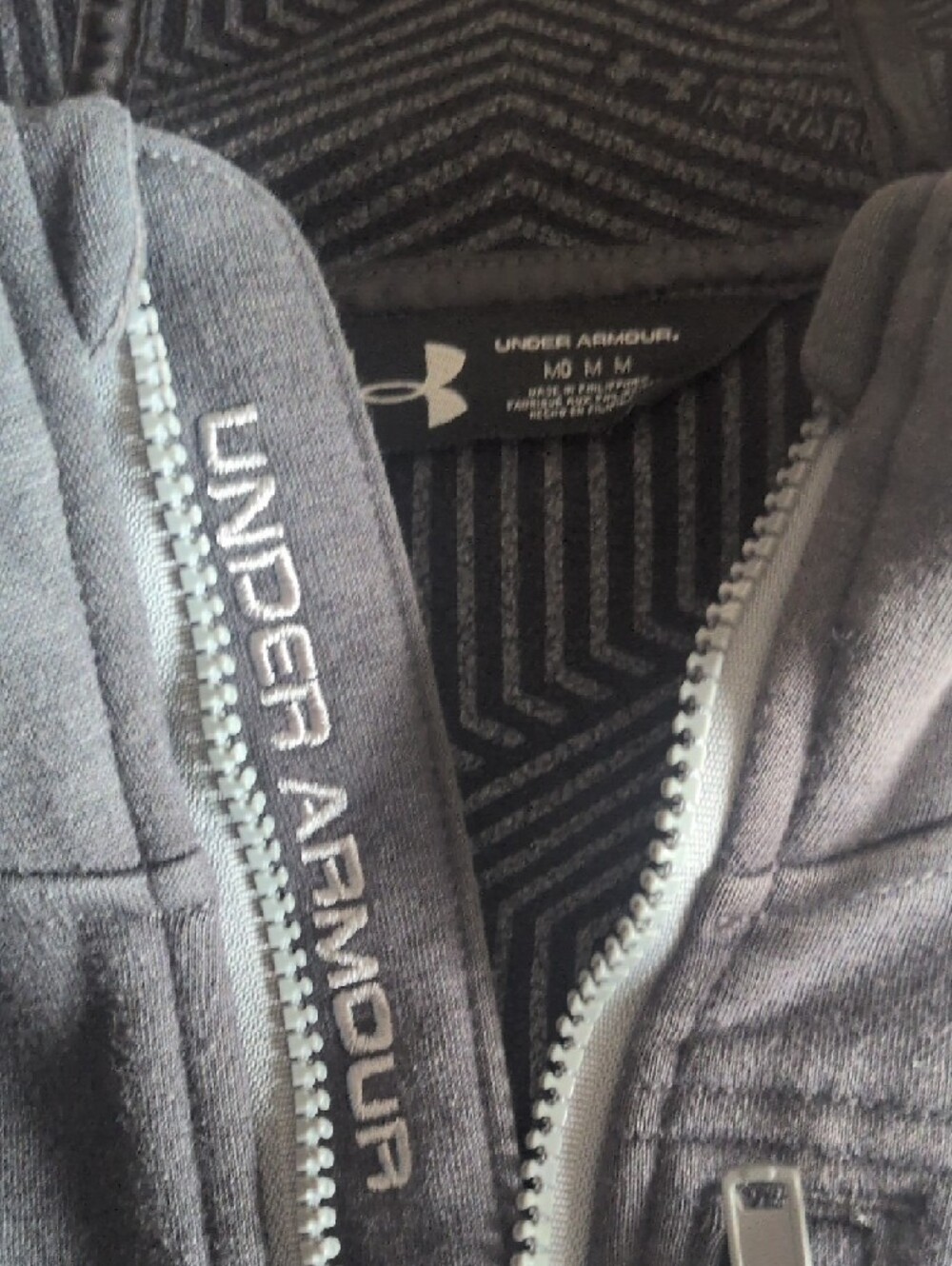 Under Armour Black Full-Zip Hooded Performance Jacket - Picture 4 of 9